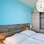 Doeser Seedeich 7, Sd14 *